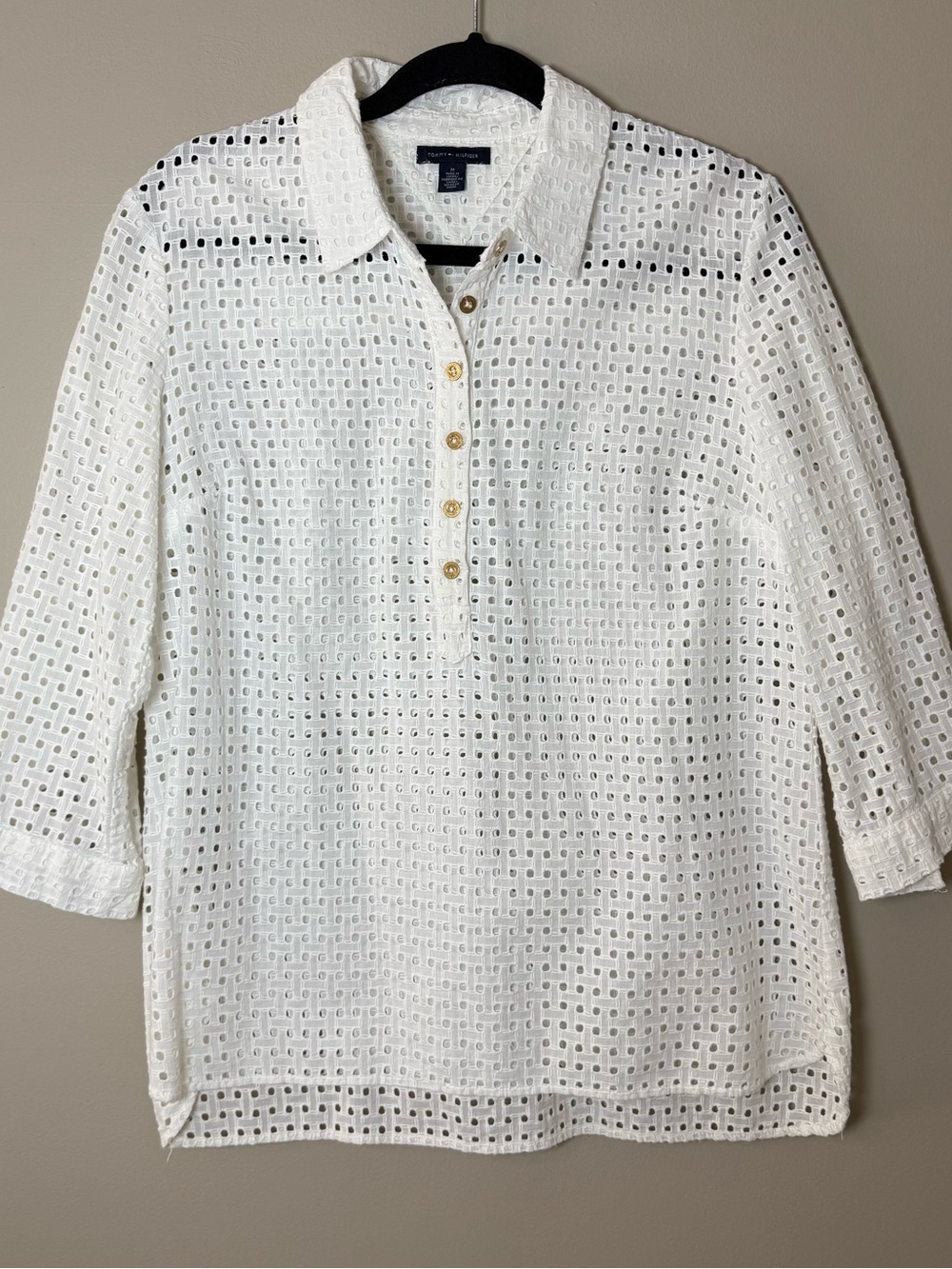 Tommy Hilfiger White Cotton Eyelet 3/4 Sleeve Popover Shirt Gold Buttons M